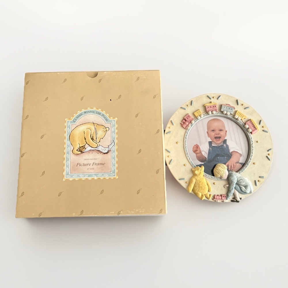 Charpente Disney Classic Winnie the Pooh Hand Painted 4" Round Picture Frame NIB